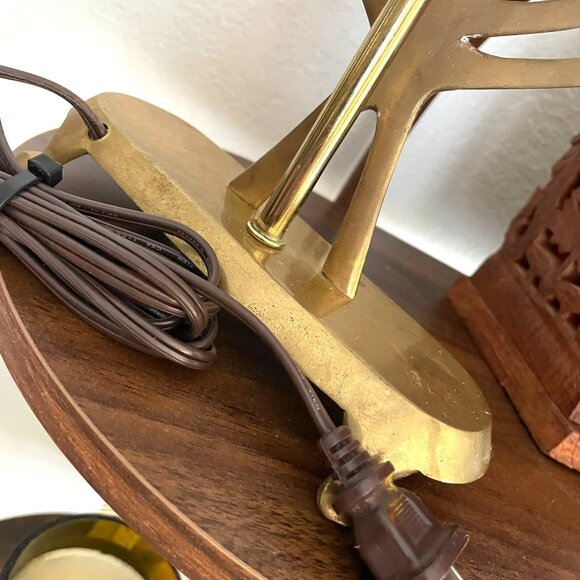 Vintage Brass Electric Menorah Lamp With 9 Bulbs & Sturdy Base - Picture 10 of 14